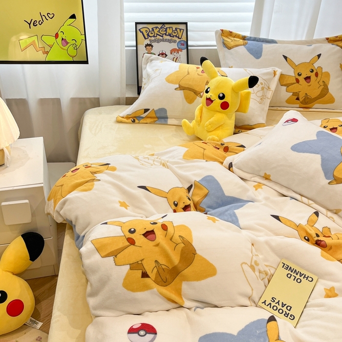 91家纺网 家纺一手货源 找家纺 暮思家居 2025新款正版授权宝可梦数码印花高克重加厚保暖牛奶绒四件套 绒小版-星星皮卡丘