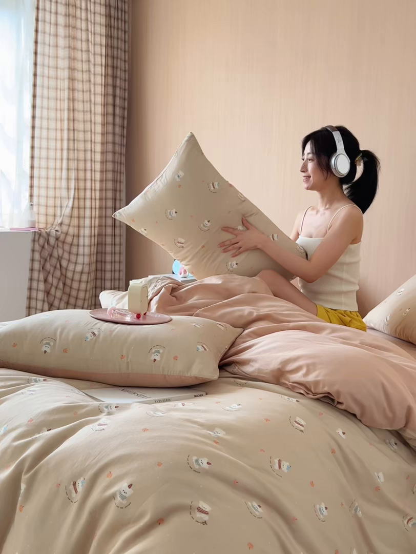 91家纺网 家纺一手货源 找家纺 千朵森 2025新款亲肤舒适高品质双层纱套件四件套-西海 西海—暖棕