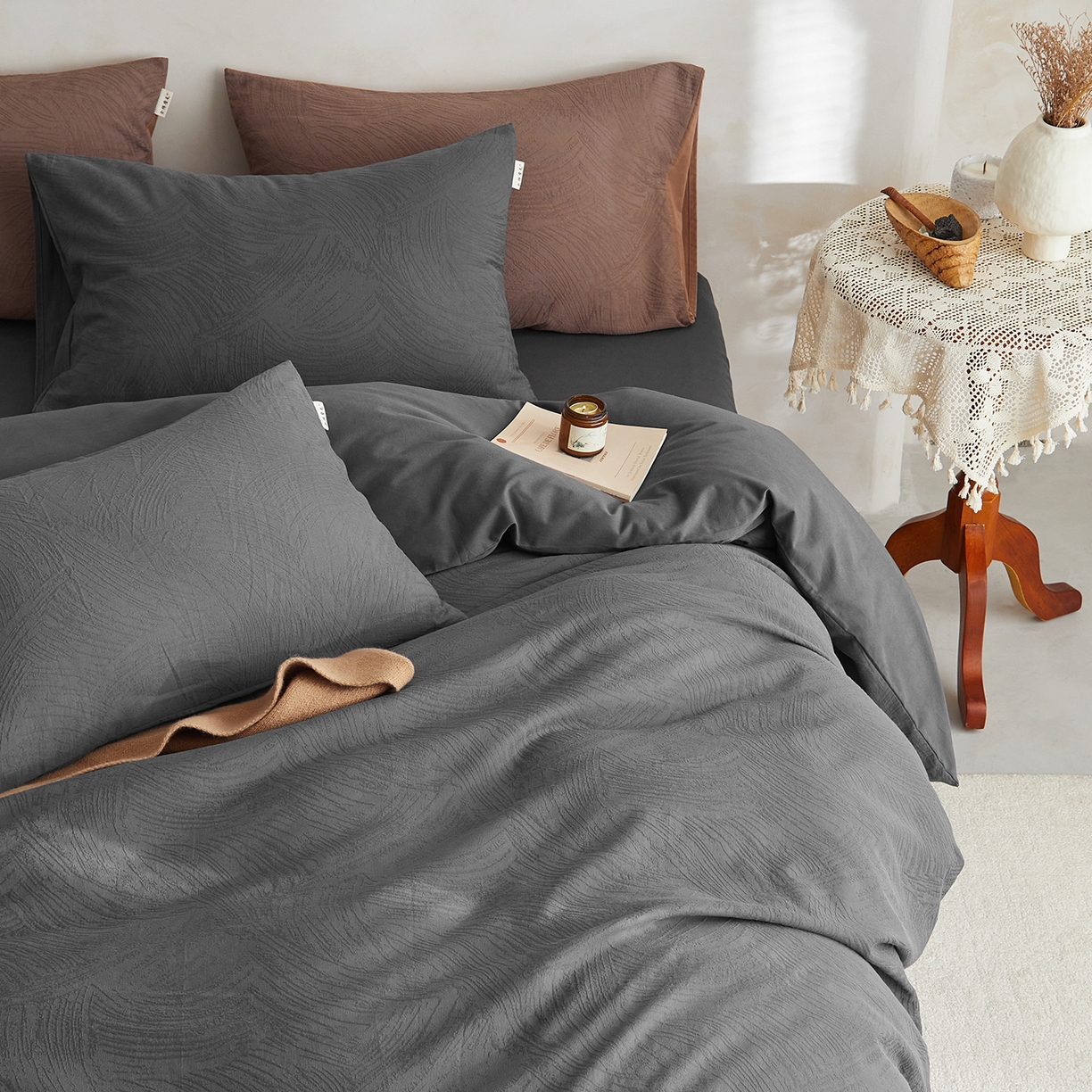 91家纺网 家纺一手货源 找家纺 简宜家居（朝初家纺） 2025新款全棉提花纯棉加厚磨毛四件套 彩绘-雾灰