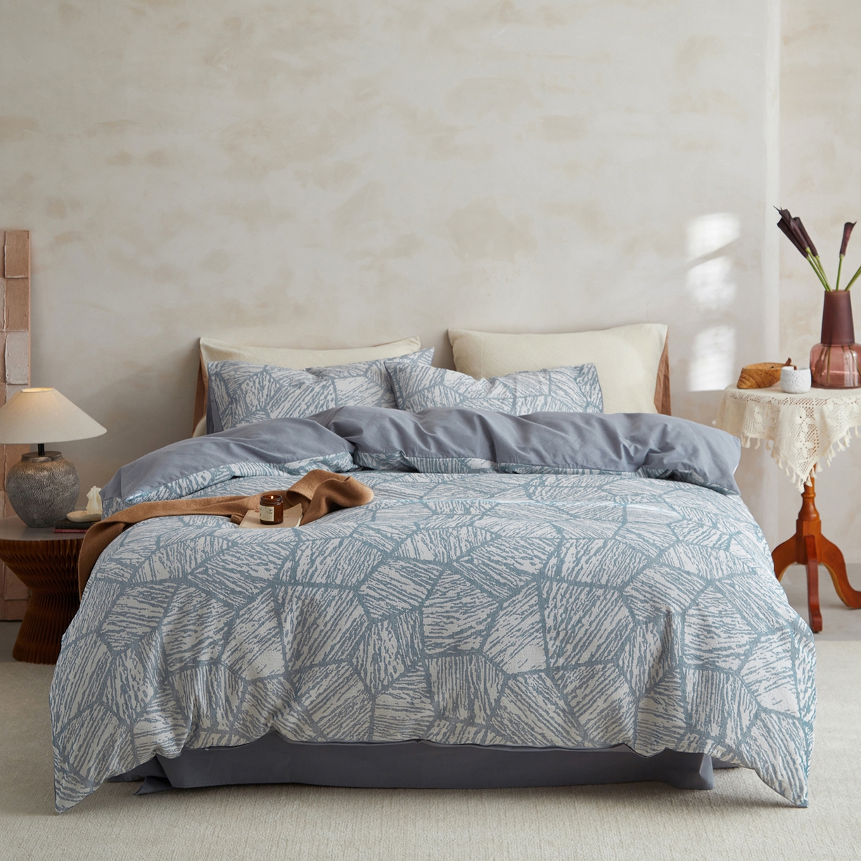 91家纺网 家纺一手货源 找家纺 简宜家居（朝初家纺） 2025新款全棉提花纯棉加厚磨毛四件套 梦枝-灰蓝