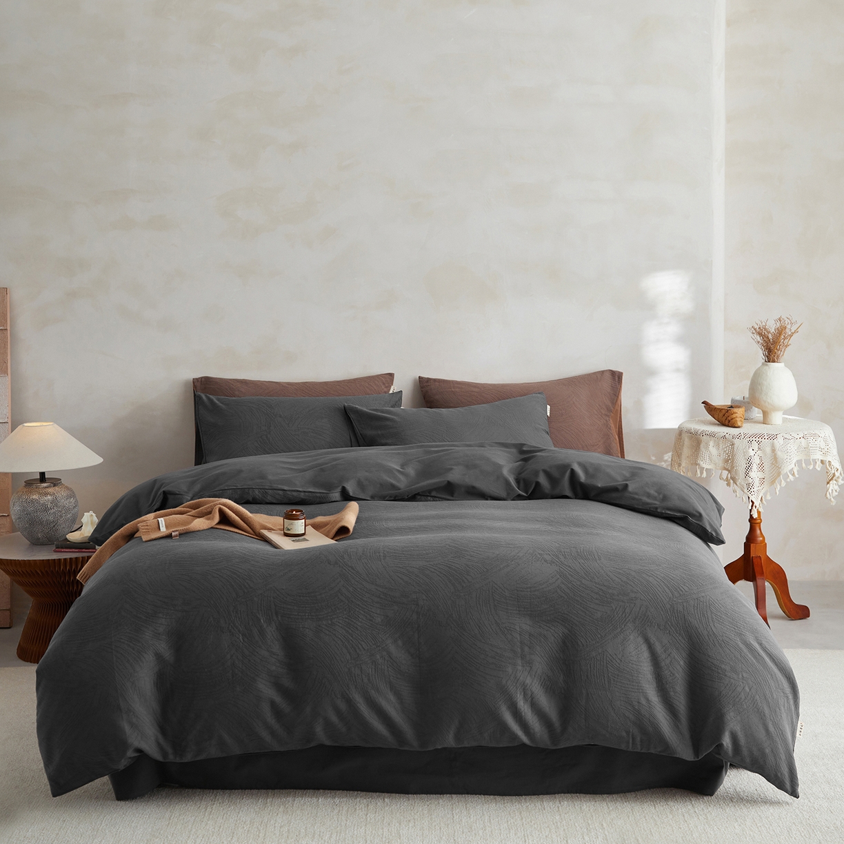 91家纺网 家纺一手货源 找家纺 简宜家居（朝初家纺） 2025新款全棉提花纯棉加厚磨毛四件套 彩绘-雾灰