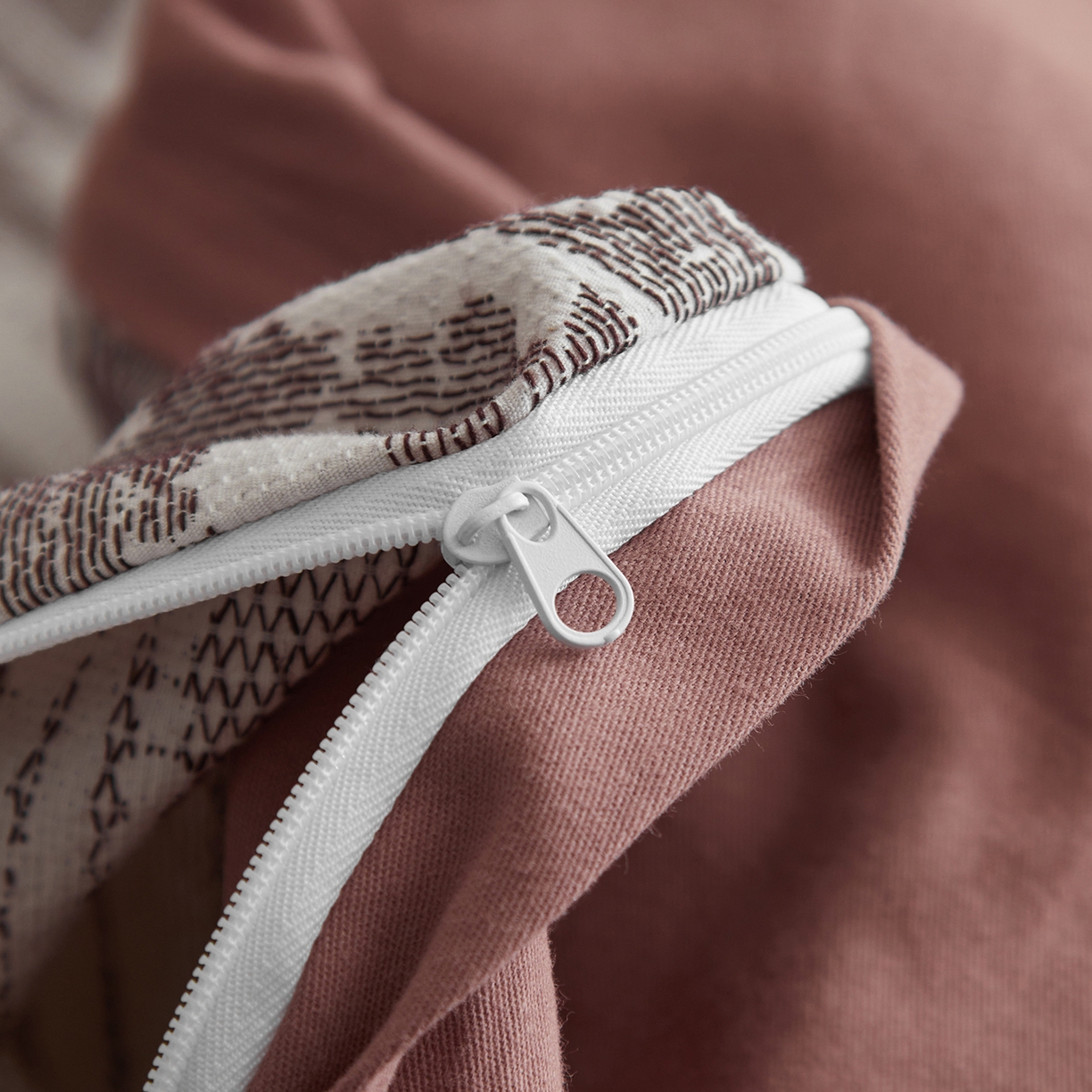 91家纺网 家纺一手货源 找家纺 简宜家居（朝初家纺） 2025新款全棉提花纯棉加厚磨毛四件套 墨纹-枫丹