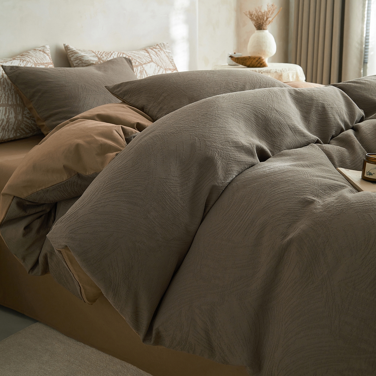 91家纺网 家纺一手货源 找家纺 简宜家居（朝初家纺） 2025新款全棉提花纯棉加厚磨毛四件套 彩绘-暖棕