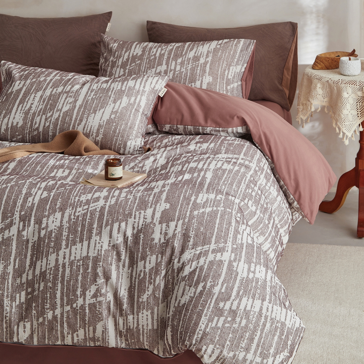 91家纺网 家纺一手货源 找家纺 简宜家居（朝初家纺） 2025新款全棉提花纯棉加厚磨毛四件套 墨纹-枫丹