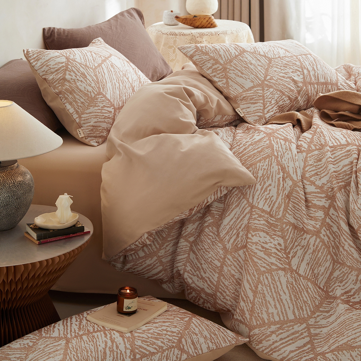 91家纺网 家纺一手货源 找家纺 简宜家居（朝初家纺） 2025新款全棉提花纯棉加厚磨毛四件套 梦枝-粉琼