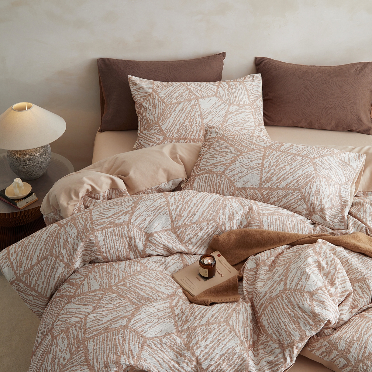 91家纺网 家纺一手货源 找家纺 简宜家居（朝初家纺） 2025新款全棉提花纯棉加厚磨毛四件套 梦枝-粉琼