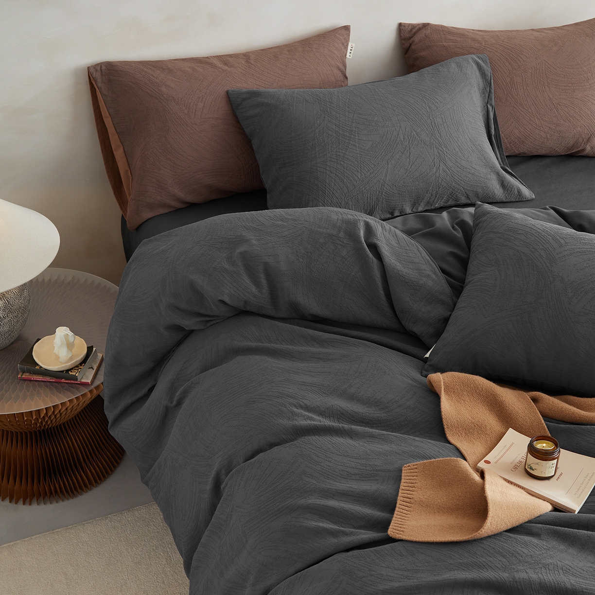 91家纺网 家纺一手货源 找家纺 简宜家居（朝初家纺） 2025新款全棉提花纯棉加厚磨毛四件套 彩绘-雾灰