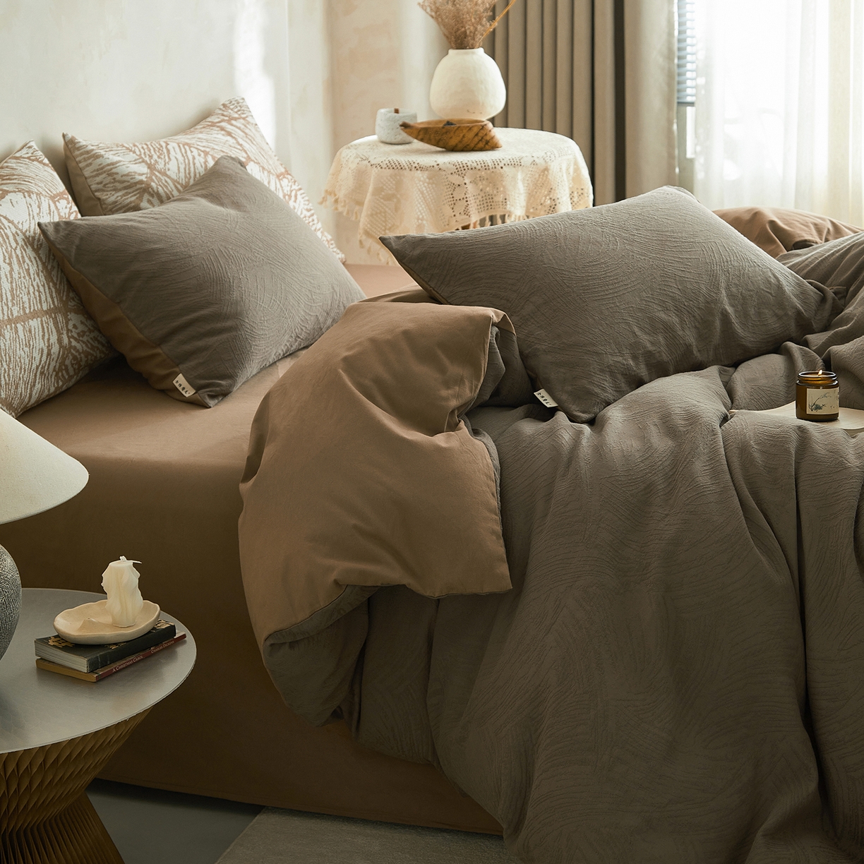 91家纺网 家纺一手货源 找家纺 简宜家居（朝初家纺） 2025新款全棉提花纯棉加厚磨毛四件套 彩绘-暖棕