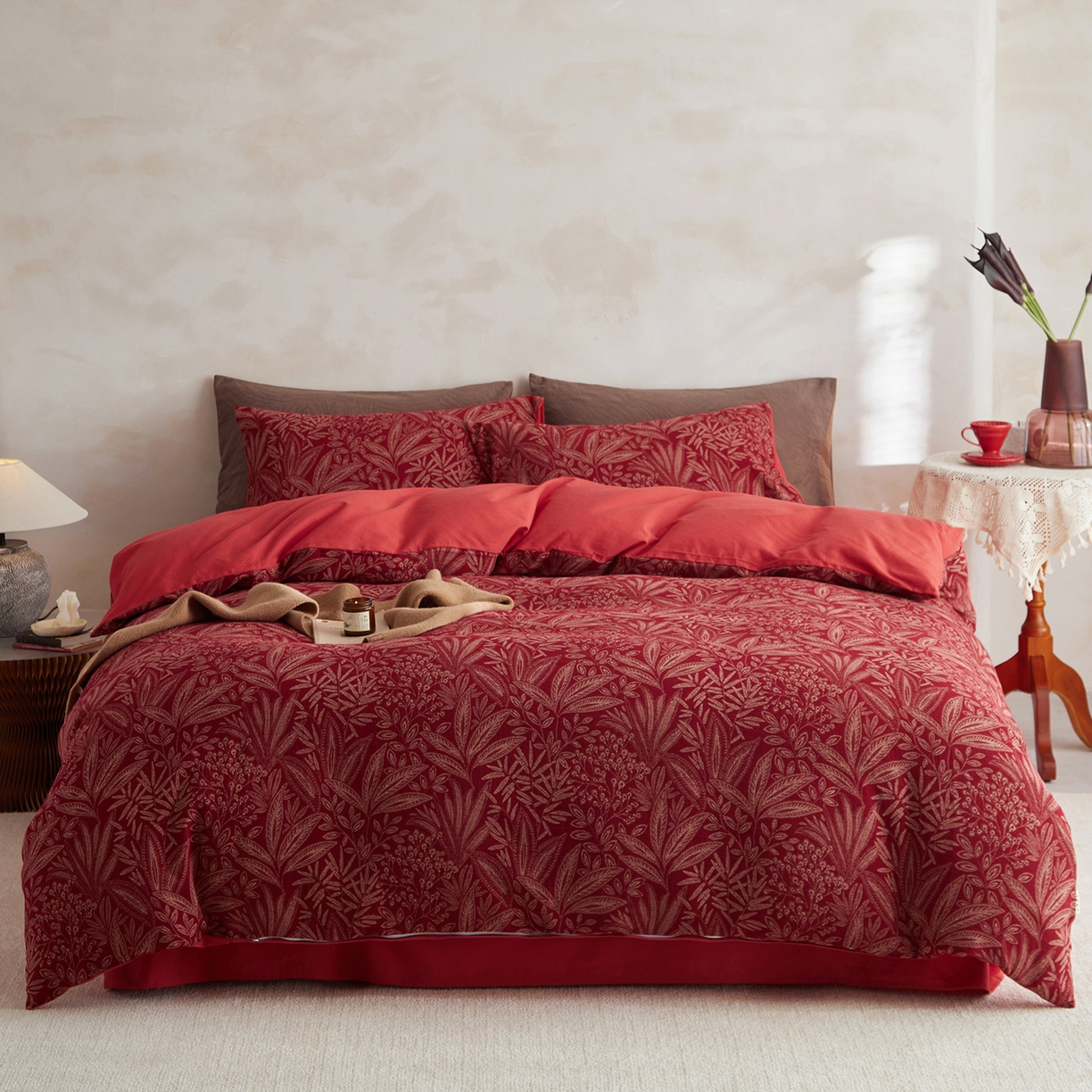 91家纺网 家纺一手货源 找家纺 简宜家居（朝初家纺） 2025新款全棉提花纯棉加厚磨毛四件套 梦枝-红馥