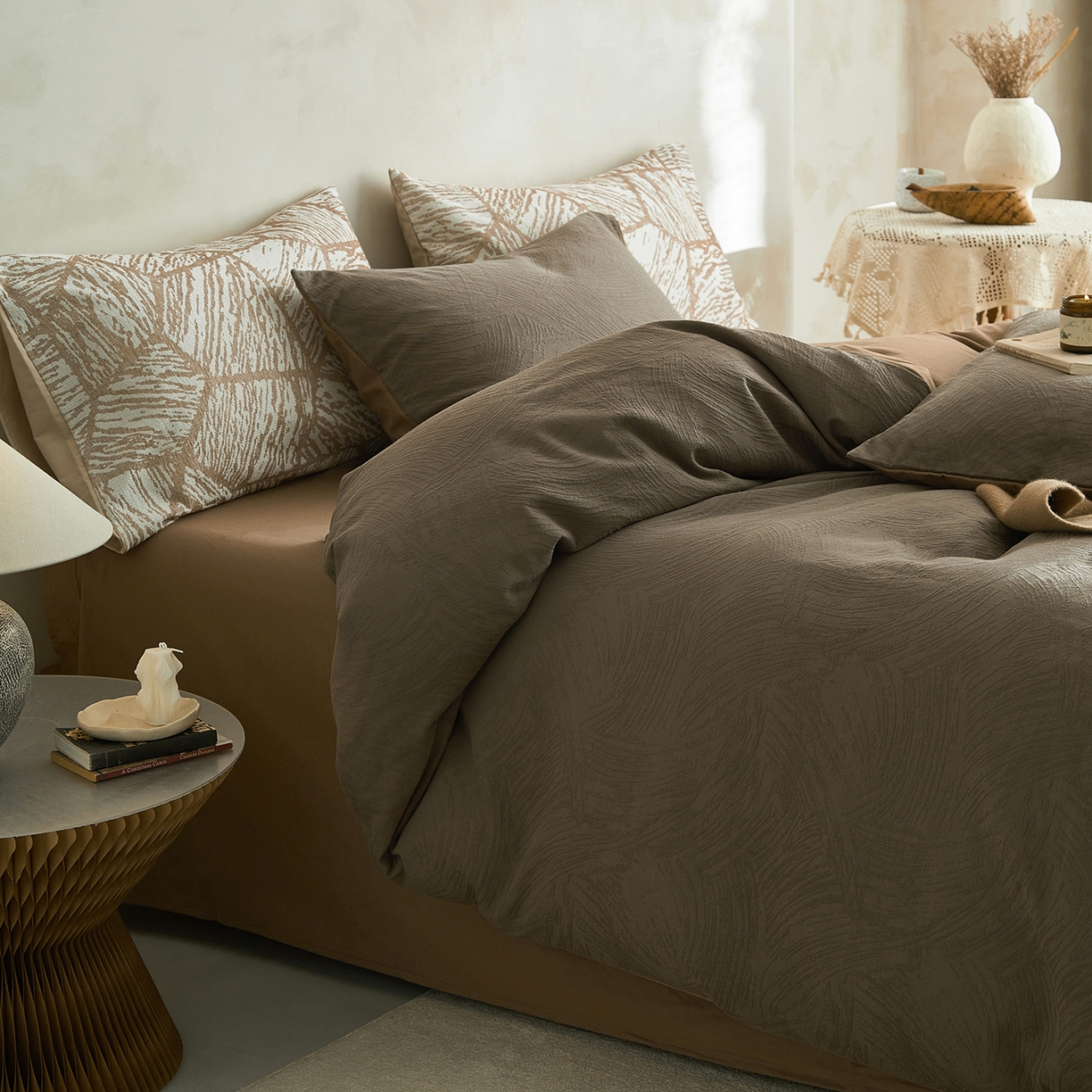 91家纺网 家纺一手货源 找家纺 简宜家居（朝初家纺） 2025新款全棉提花纯棉加厚磨毛四件套 彩绘-暖棕