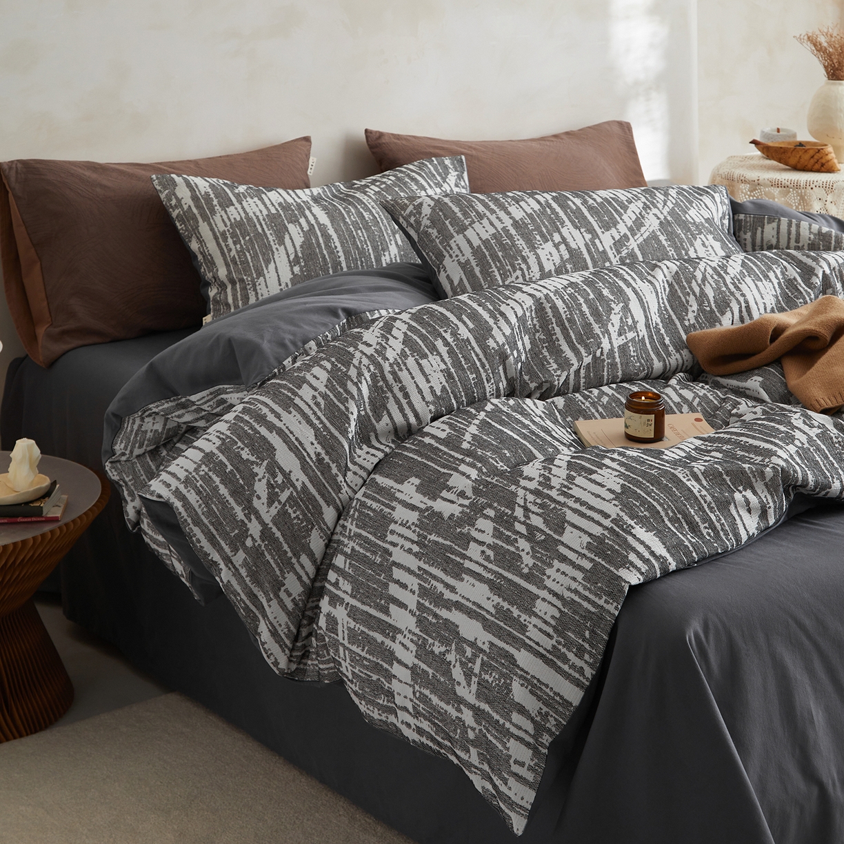 91家纺网 家纺一手货源 找家纺 简宜家居（朝初家纺） 2025新款全棉提花纯棉加厚磨毛四件套 墨纹-月灰