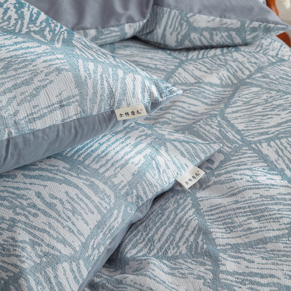 91家纺网 家纺一手货源 找家纺 简宜家居（朝初家纺） 2025新款全棉提花纯棉加厚磨毛四件套 梦枝-灰蓝