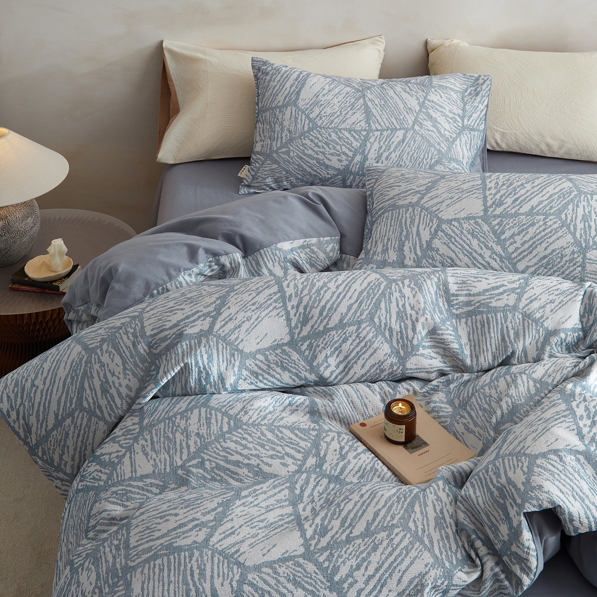 91家纺网 家纺一手货源 找家纺 简宜家居（朝初家纺） 2025新款全棉提花纯棉加厚磨毛四件套 梦枝-灰蓝