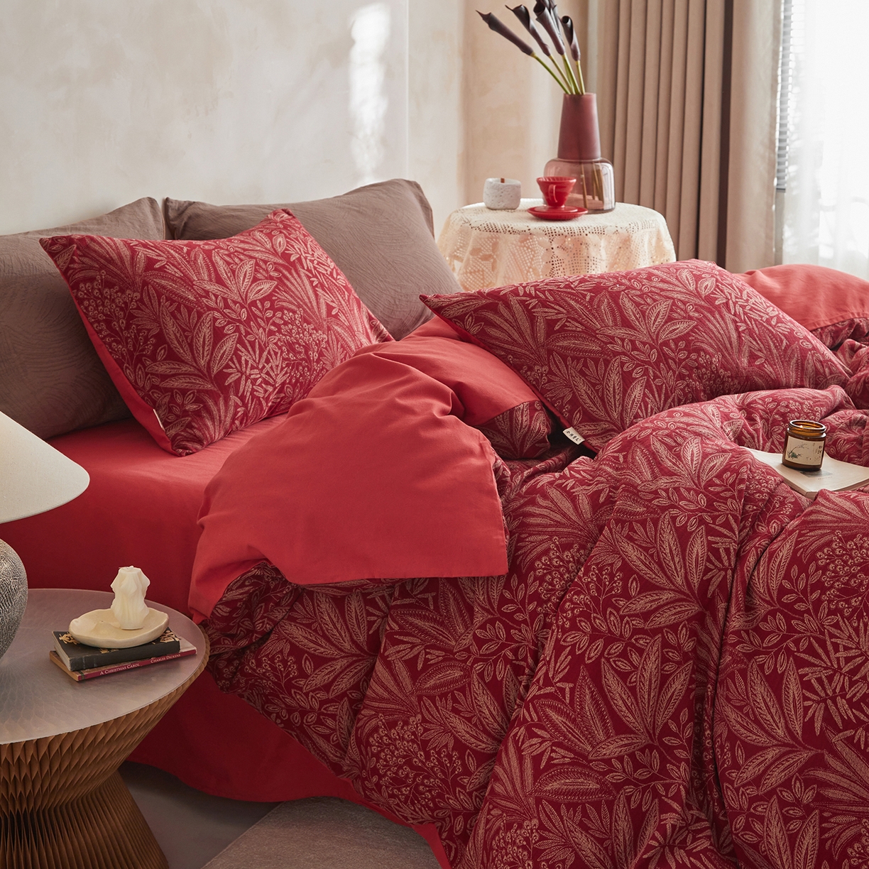 91家纺网 家纺一手货源 找家纺 简宜家居（朝初家纺） 2025新款全棉提花纯棉加厚磨毛四件套 梦枝-红馥