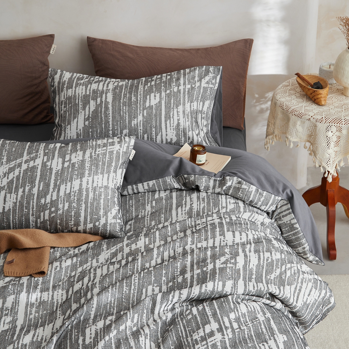 91家纺网 家纺一手货源 找家纺 简宜家居（朝初家纺） 2025新款全棉提花纯棉加厚磨毛四件套 墨纹-月灰