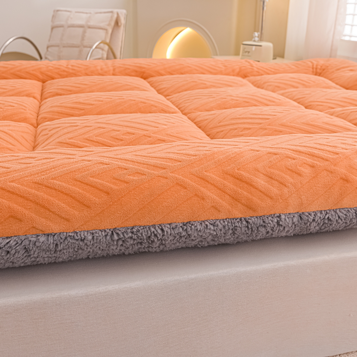 91家纺网 家纺一手货源 找家纺 金灵居 2025新款雕花牛奶绒床垫羊羔绒床垫床褥子跨境外贸 橙拼灰