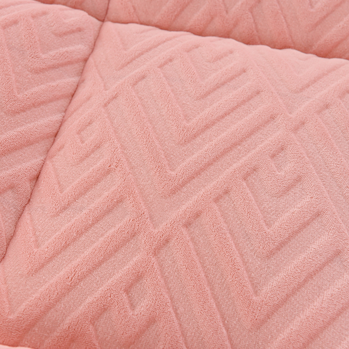 91家纺网 家纺一手货源 找家纺 金灵居 2025新款雕花牛奶绒床垫羊羔绒床垫床褥子跨境外贸 粉拼白