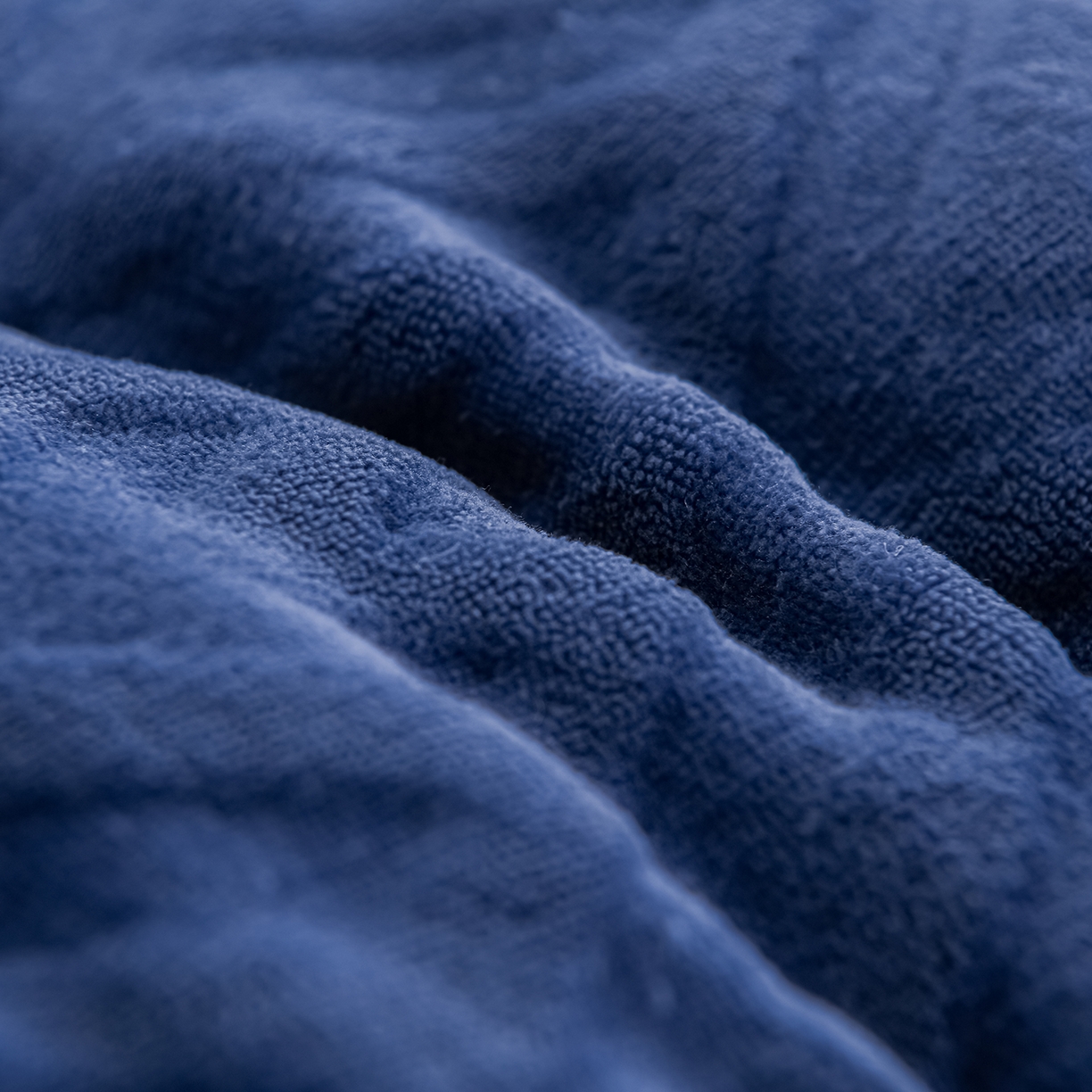 91家纺网 家纺一手货源 找家纺 金灵居 2025新款雕花牛奶绒床垫羊羔绒床垫床褥子跨境外贸 蓝拼白