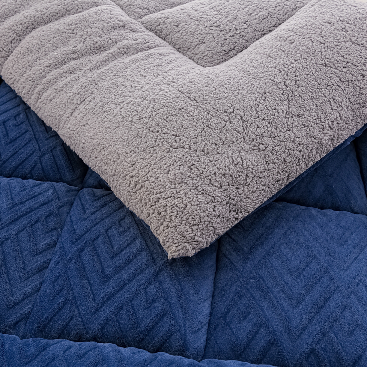 91家纺网 家纺一手货源 找家纺 金灵居 2025新款雕花牛奶绒床垫羊羔绒床垫床褥子跨境外贸 蓝拼灰