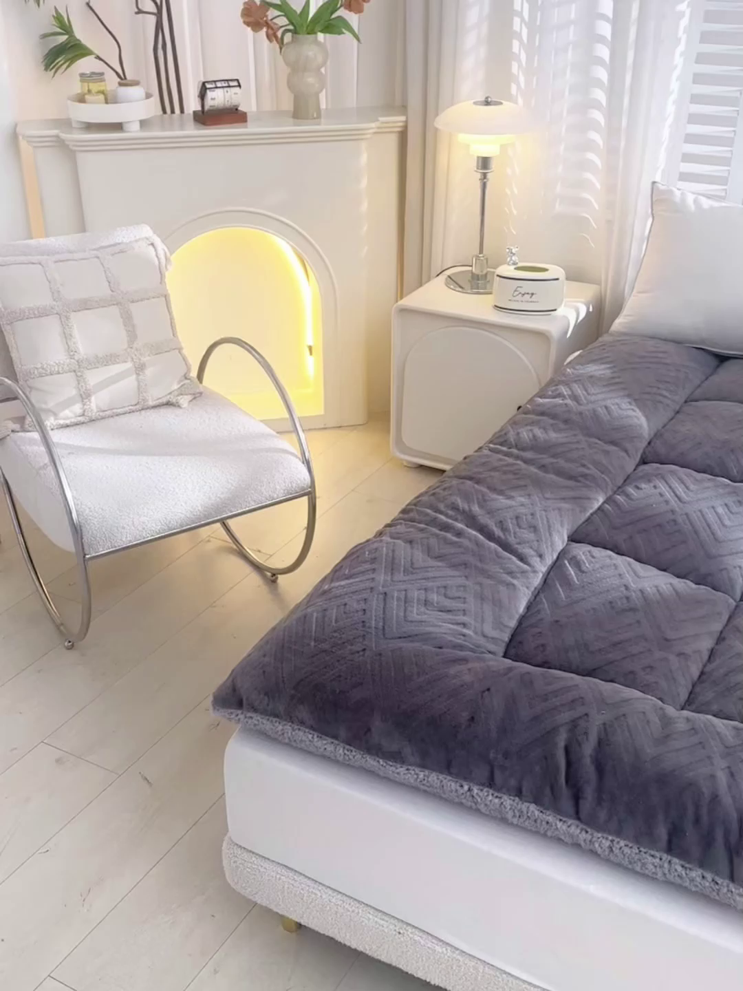 91家纺网 家纺一手货源 找家纺 金灵居 2025新款雕花牛奶绒床垫羊羔绒床垫床褥子跨境外贸 灰拼灰