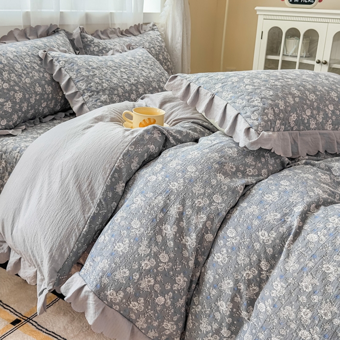 91家纺网 家纺一手货源 找家纺 艺慕 2025款双层蕾丝大花边床盖 幽梦青萝