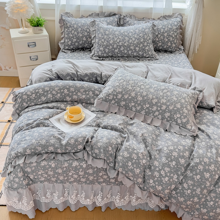 91家纺网 家纺一手货源 找家纺 艺慕 2025款双层蕾丝大花边床盖 幽梦青萝