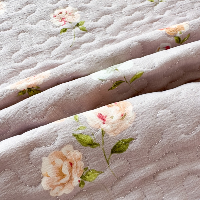 91家纺网 家纺一手货源 找家纺 艺慕 2025款双层蕾丝大花边床盖 紫菱花园