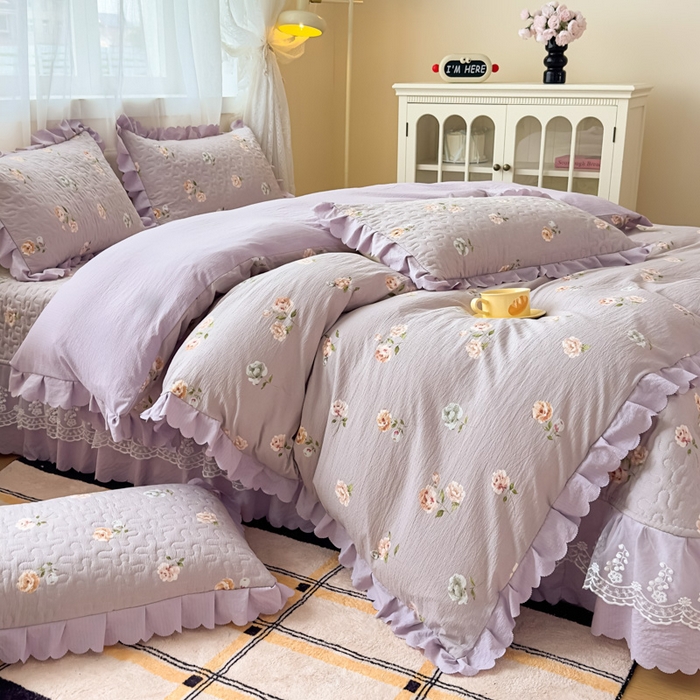 91家纺网 家纺一手货源 找家纺 艺慕 2025款双层蕾丝大花边床盖 紫菱花园,紫菱花园