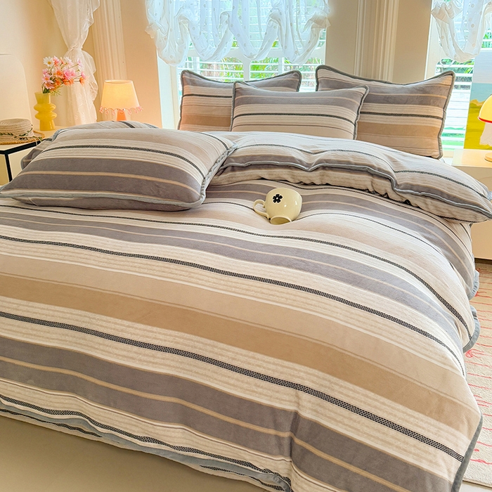 91家纺网 家纺一手货源 找家纺 518家纺 2025新高克重200g卡通印花牛奶绒四件套（支持定制）摩登时尚