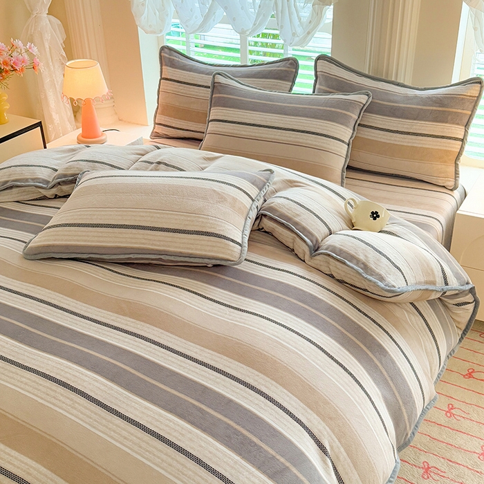 91家纺网 家纺一手货源 找家纺 518家纺 2025新高克重200g卡通印花牛奶绒四件套（支持定制）摩登时尚