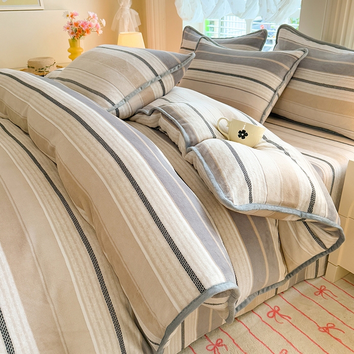 91家纺网 家纺一手货源 找家纺 518家纺 2025新高克重200g卡通印花牛奶绒四件套（支持定制）摩登时尚