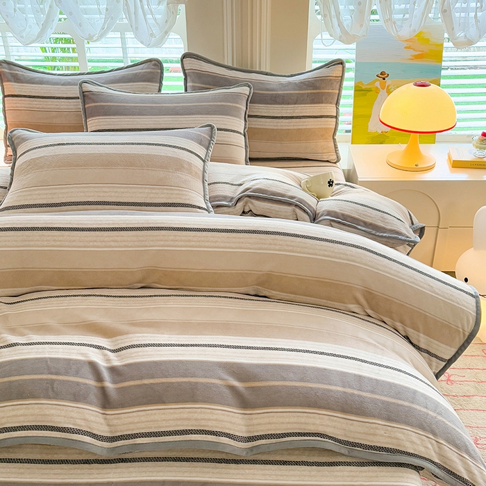 91家纺网 家纺一手货源 找家纺 518家纺 2025新高克重200g卡通印花牛奶绒四件套（支持定制）摩登时尚