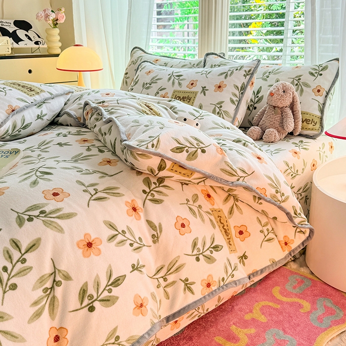 91家纺网 家纺一手货源 找家纺 518家纺 2025新高克重200g卡通印花牛奶绒四件套（支持定制）青柠薄荷