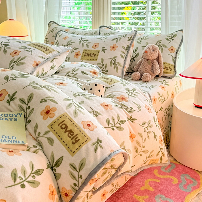 91家纺网 家纺一手货源 找家纺 518家纺 2025新高克重200g卡通印花牛奶绒四件套（支持定制）青柠薄荷