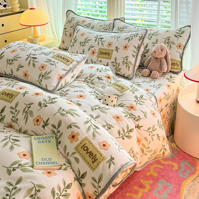 91家纺网 家纺一手货源 找家纺 518家纺 2025新高克重200g卡通印花牛奶绒四件套（支持定制）青柠薄荷