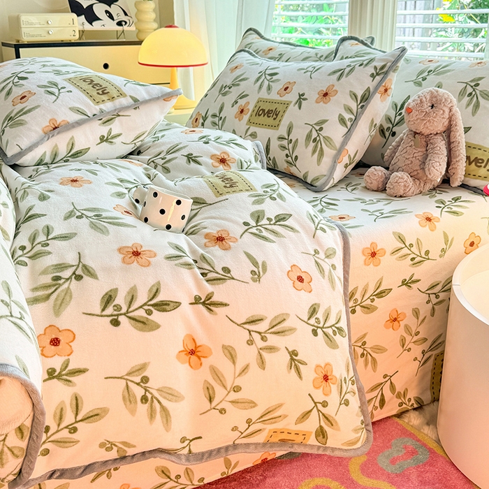 91家纺网 家纺一手货源 找家纺 518家纺 2025新高克重200g卡通印花牛奶绒四件套（支持定制）青柠薄荷