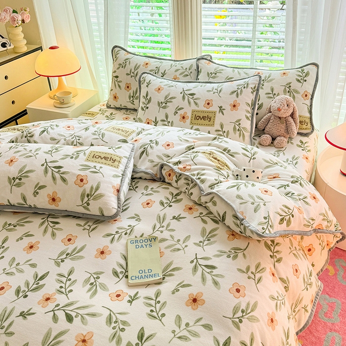 91家纺网 家纺一手货源 找家纺 518家纺 2025新高克重200g卡通印花牛奶绒四件套（支持定制）青柠薄荷