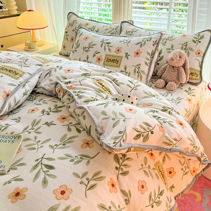 91家纺网 家纺一手货源 找家纺 518家纺 2025新高克重200g卡通印花牛奶绒四件套（支持定制）青柠薄荷