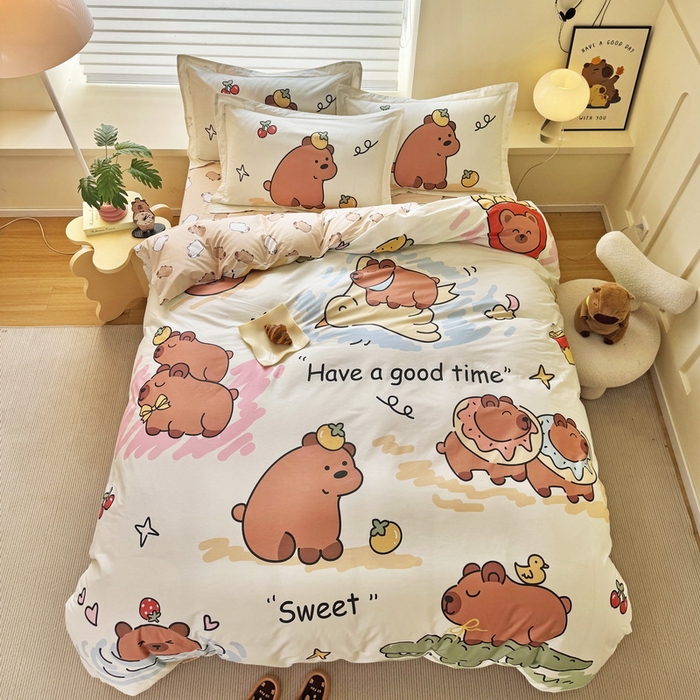 91家纺网 家纺一手货源 找家纺 蘭菲家纺 2025新款全棉大版卡皮巴拉系列四件套 豚世界