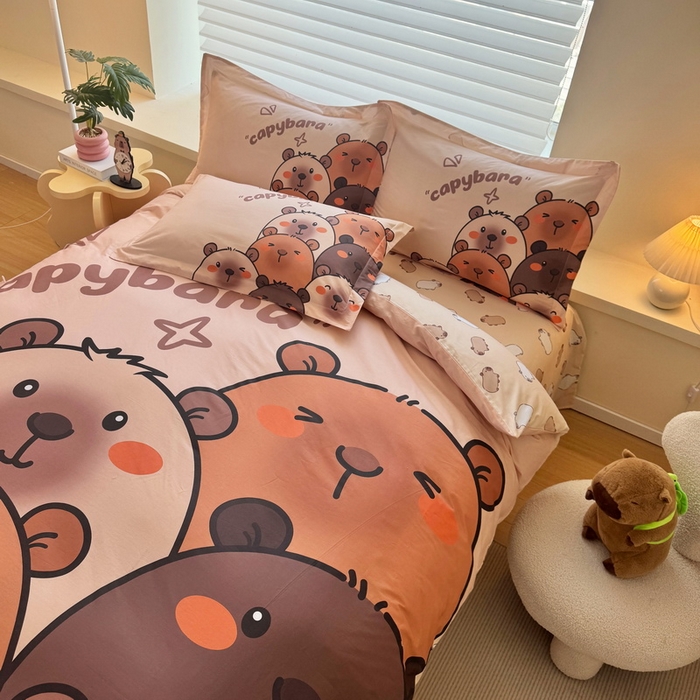 91家纺网 家纺一手货源 找家纺 蘭菲家纺 2025新款全棉大版卡皮巴拉系列四件套 豚一家