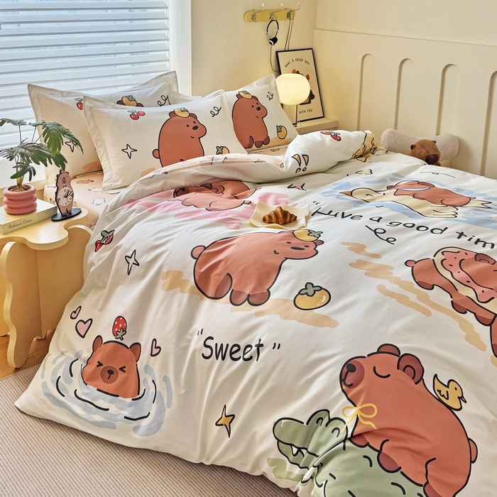 91家纺网 家纺一手货源 找家纺 蘭菲家纺 2025新款全棉大版卡皮巴拉系列四件套 豚世界