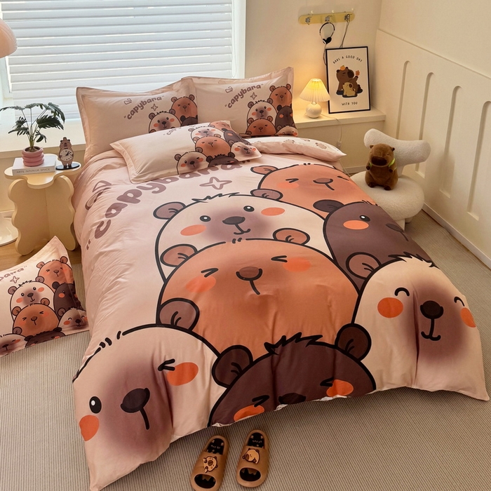 91家纺网 家纺一手货源 找家纺 蘭菲家纺 2025新款全棉大版卡皮巴拉系列四件套 豚一家