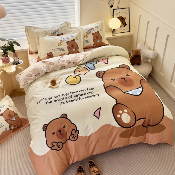 91家纺网 家纺一手货源 找家纺 蘭菲家纺 2025新款全棉大版卡皮巴拉系列四件套 熊巴拉