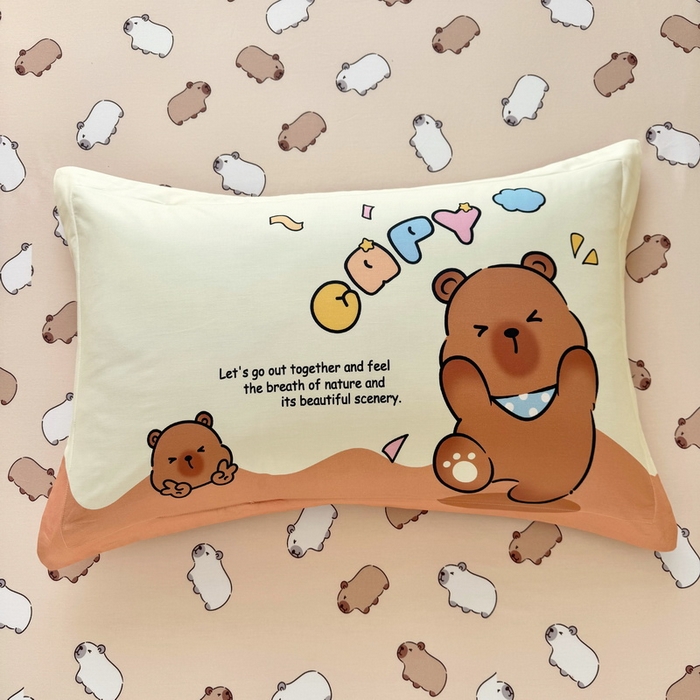 91家纺网 家纺一手货源 找家纺 蘭菲家纺 2025新款全棉大版卡皮巴拉系列四件套 熊巴拉