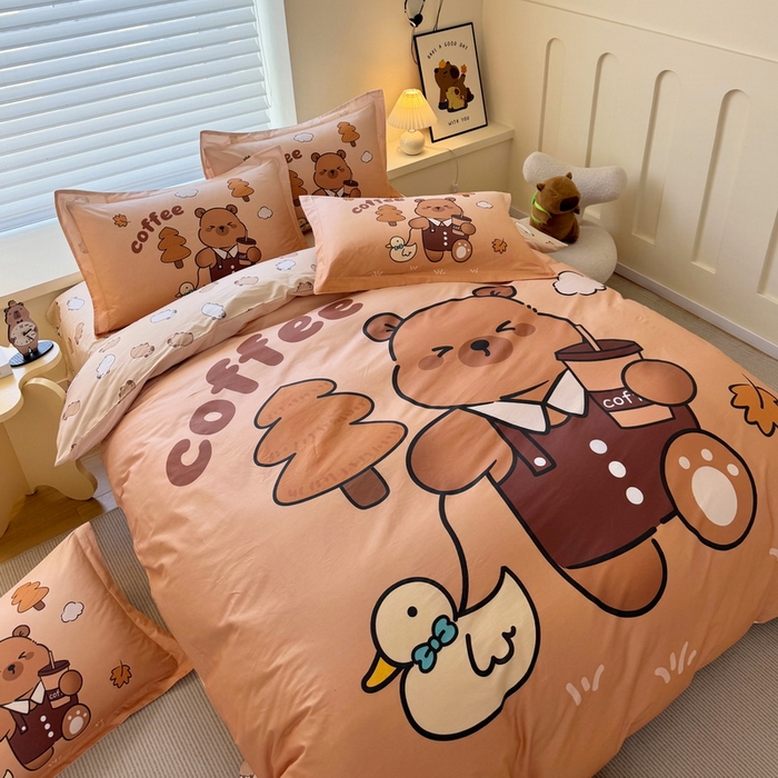 91家纺网 家纺一手货源 找家纺 蘭菲家纺 2025新款全棉大版卡皮巴拉系列四件套 拉小鸭