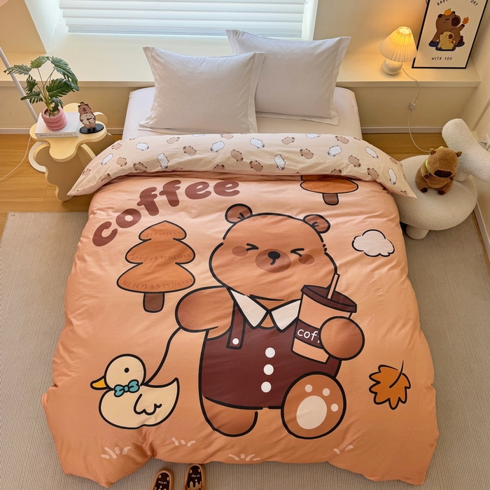 91家纺网 家纺一手货源 找家纺 蘭菲家纺 2025新款全棉大版卡皮巴拉系列单品被套 拉小鸭