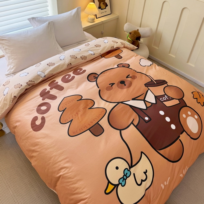 91家纺网 家纺一手货源 找家纺 蘭菲家纺 2025新款全棉大版卡皮巴拉系列单品被套 拉小鸭