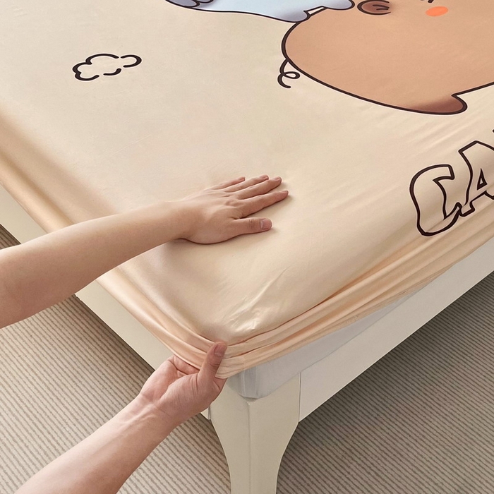 91家纺网 家纺一手货源 找家纺 蘭菲家纺 2025新款全棉大版卡皮巴拉系列单品床笠 沉浸式