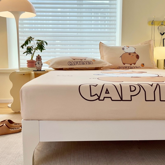 91家纺网 家纺一手货源 找家纺 蘭菲家纺 2025新款全棉大版卡皮巴拉系列单品床笠 沉浸式