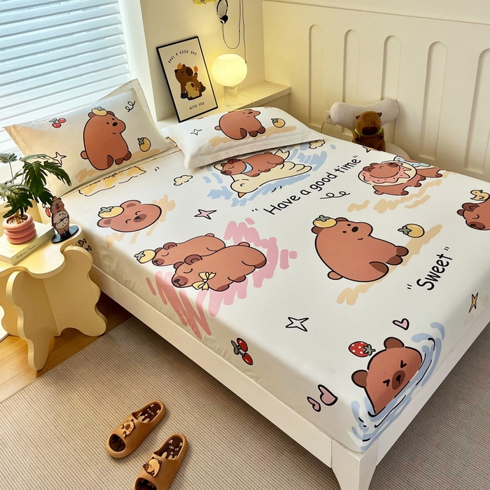 91家纺网 家纺一手货源 找家纺 蘭菲家纺 2025新款全棉大版卡皮巴拉系列单品床笠 豚世界